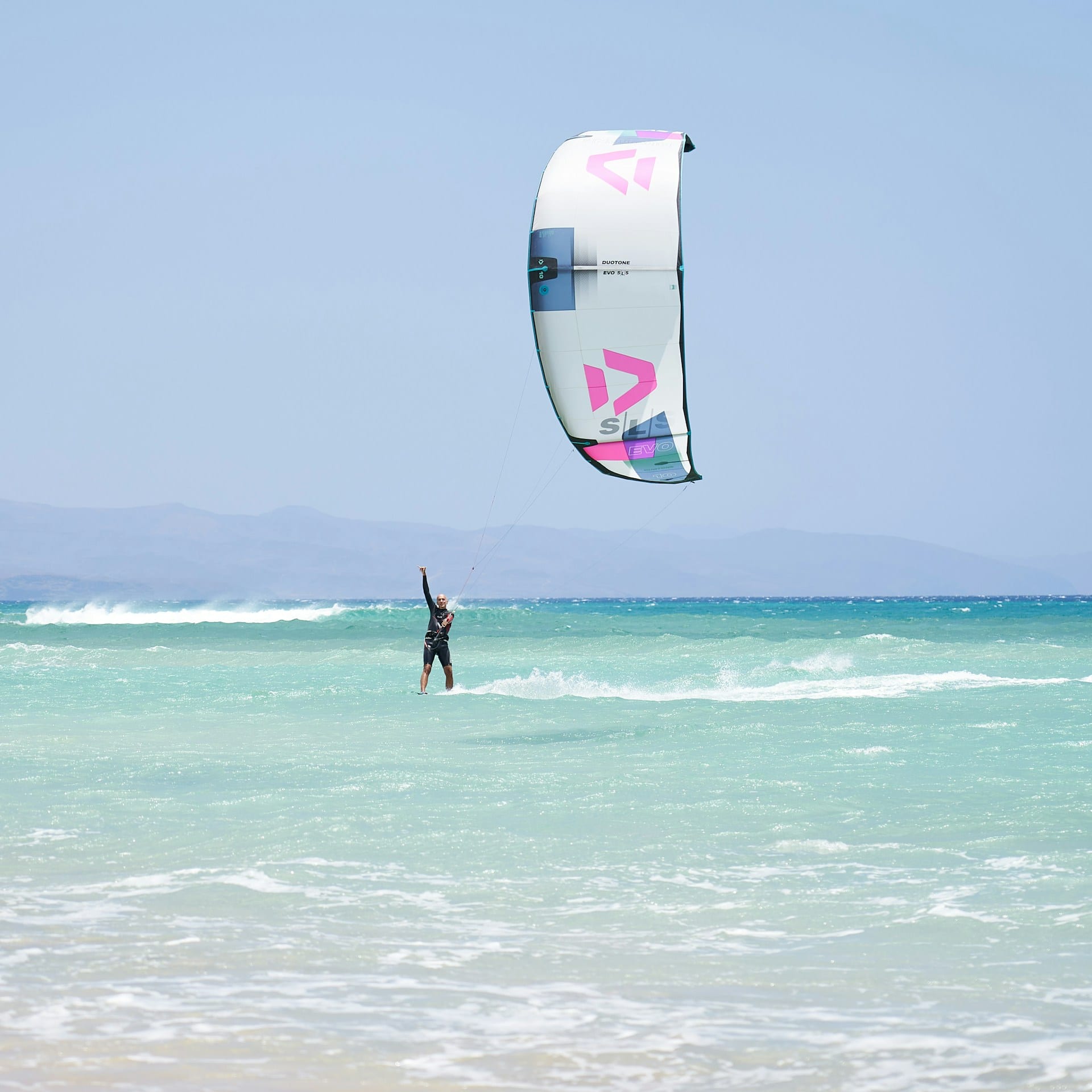 Kitesurfing vs Wingfoiling: Which Sport Should You Learn First?